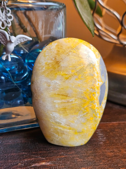 Bumble Bee Jasper Freeform