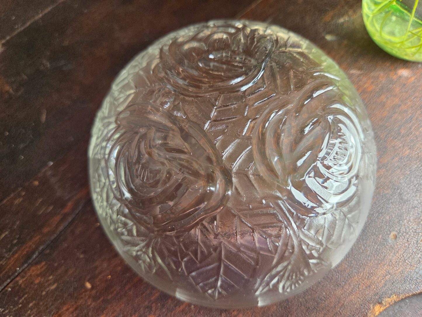 Pasari Indonesia Livia Rose Embossed Glass Salad Bowl